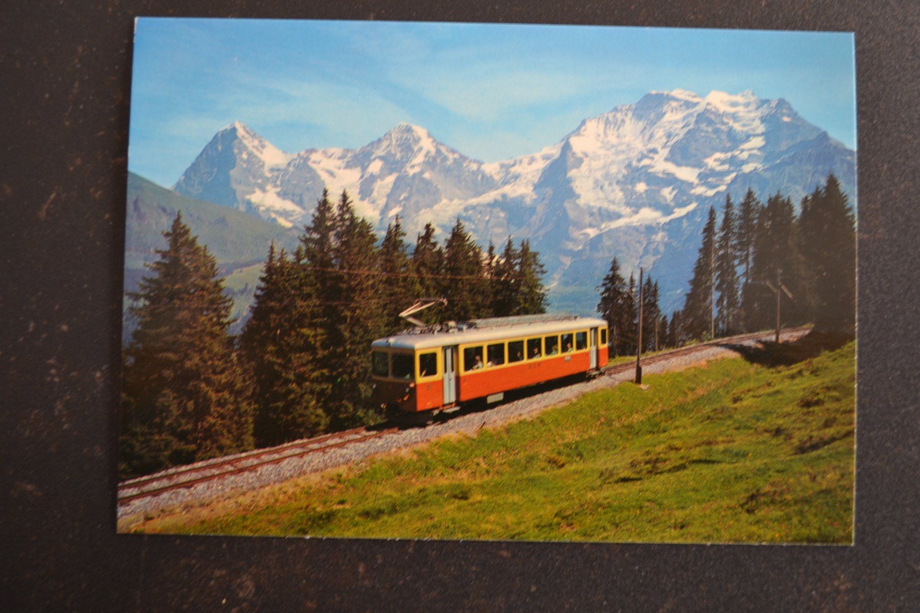 Cartoline postali: AK Bahn Grütschalp - Mürren mit Eiger Mönch Jungfrau – Usato da Beinwil am See venduto da kajak55