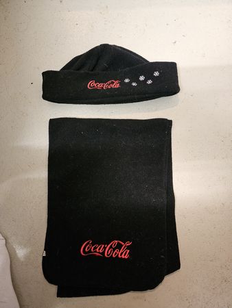 Coca Cola Set, Mütze und Schal, Schwarz, Winter Accessoires