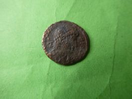 uralte Bronzemünze    16 mm     1.22 g