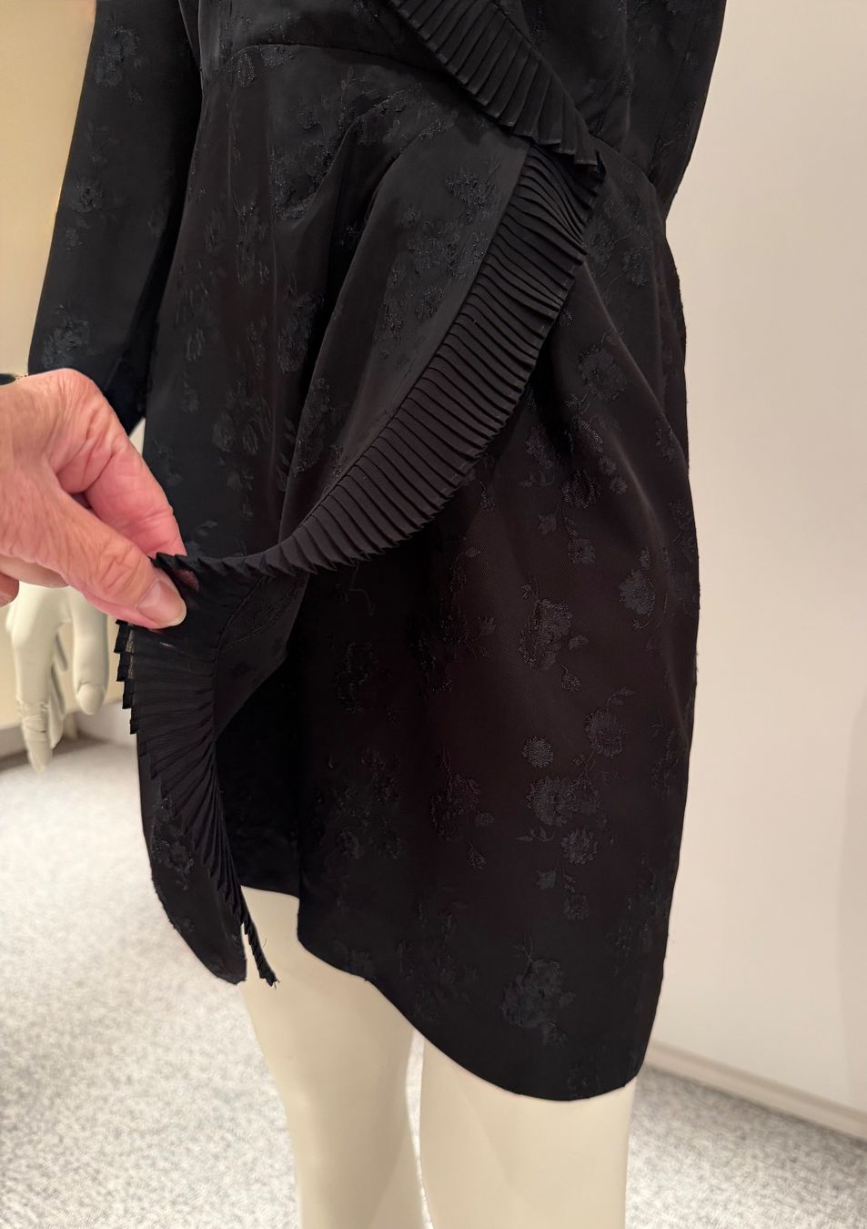 Kleider: robe de soirée  Sandro noire 38 – Neu (gemäss Beschreibung) aus Genève von flocon06 4