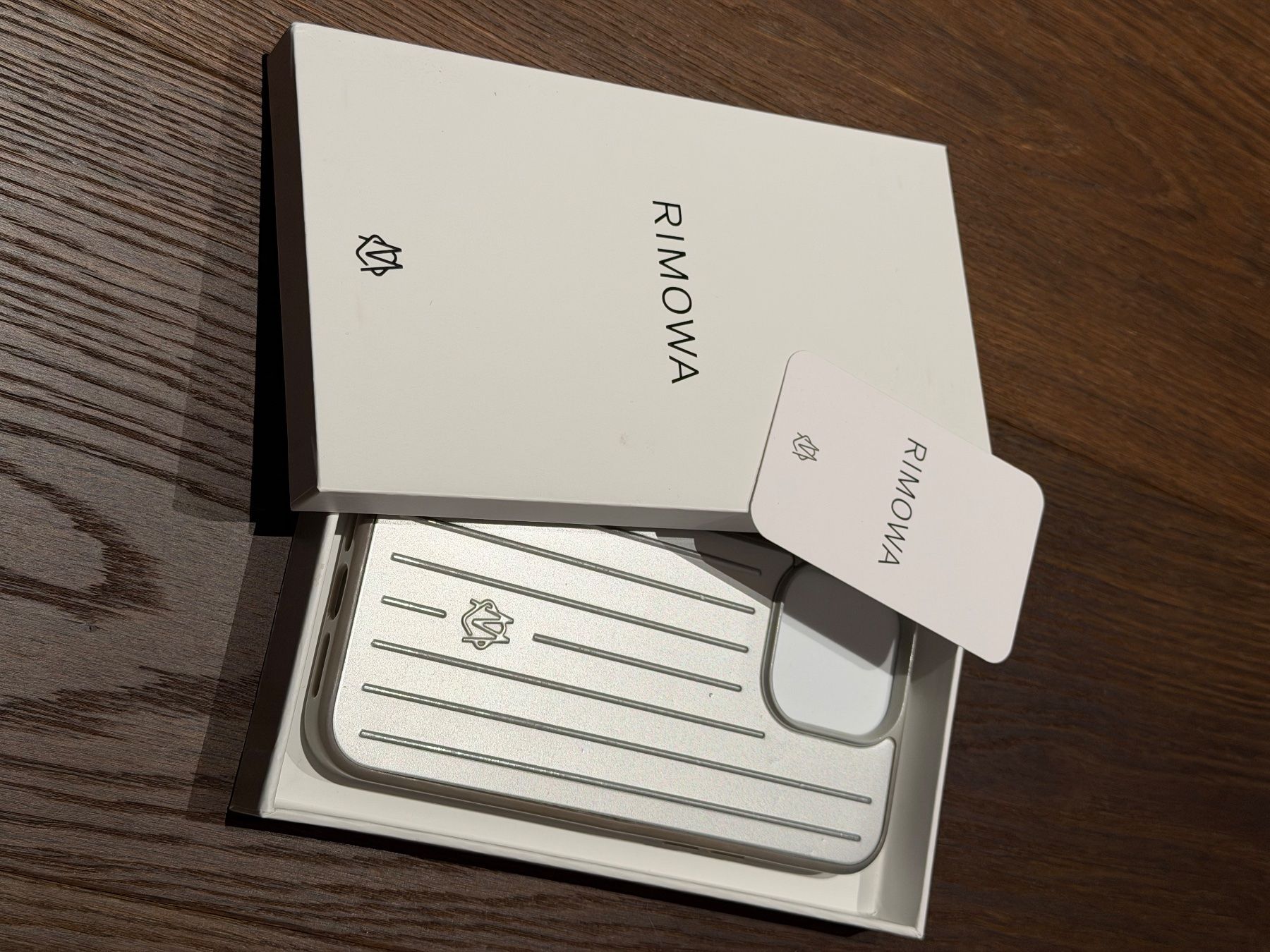 Apple Cover & Protezioni schermo: Rimowa iPhone 14 Pro Max Hülle – Usato da Münchenbuchsee venduto da arouse.swiss 1