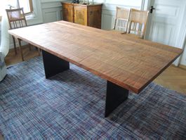 Tisch   4cm dicke Massivholzplatte, Metalunterbau