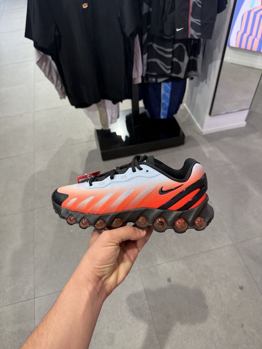 Nike Chaussures hommes: Nike Air Max DN, huit pointure 42 – Neuf avec emballage d'origine à Urtenen-Schönbühl par Big.sanad