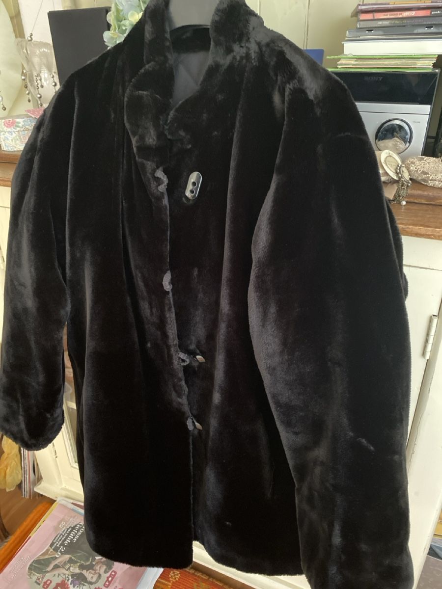 Jacken: Winterjacke beidseitig tragbar, schwarz Gr. 44 – Gebraucht aus Adliswil von luzia31