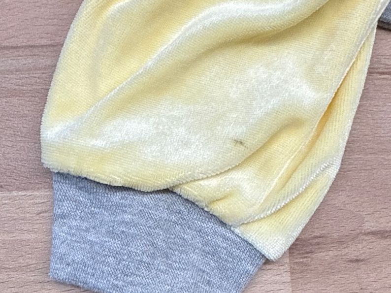 Pullover & Sweatshirts: Bugs Bunny Plüsch Jogginganzug Gr.  74/80 – Gebraucht aus Auenstein von moin. 5
