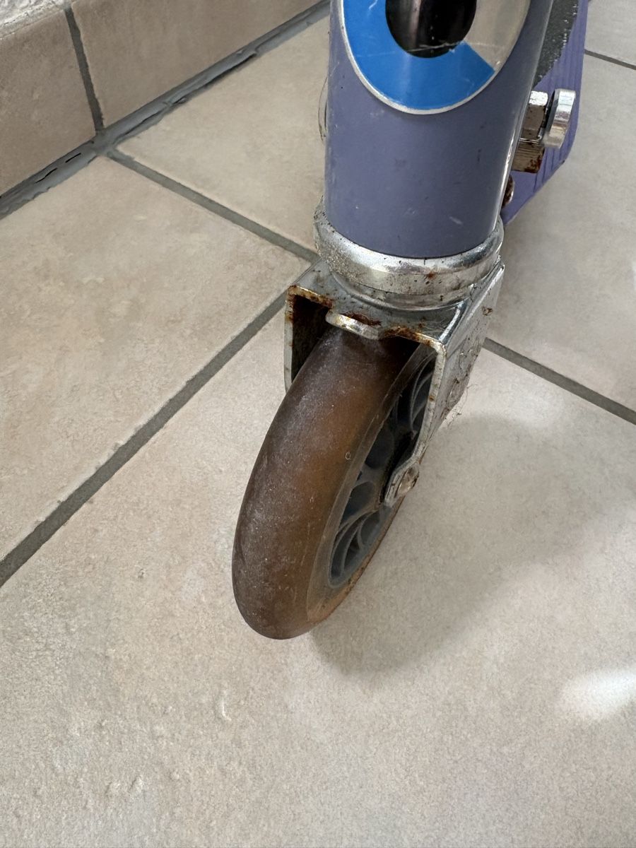Scooter: Scooter Micro lila – Usato da Winterthur venduto da Baco 3