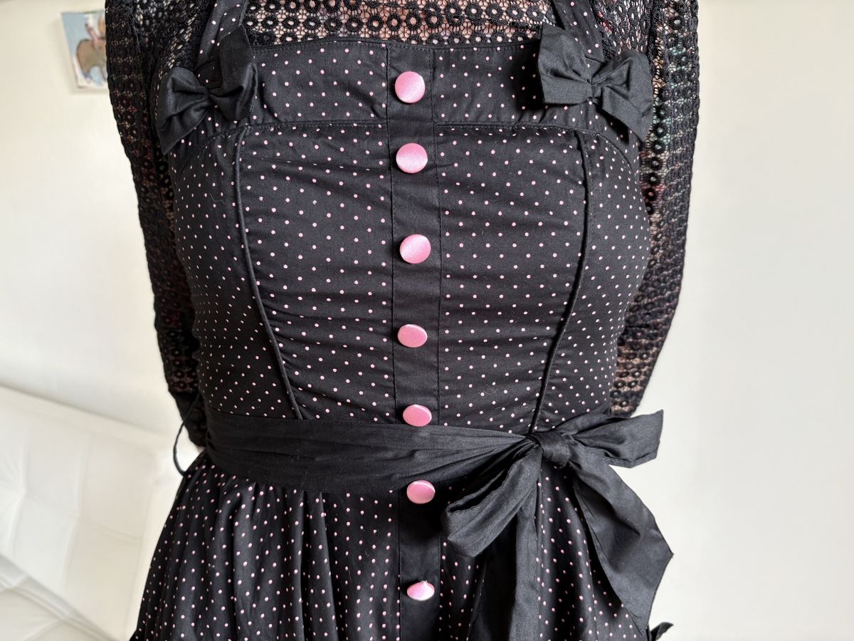 Kleider: Rockabilly vintage Neckholderkleid von Hell Bunny – Gebraucht aus Zürich von wei_8n2l