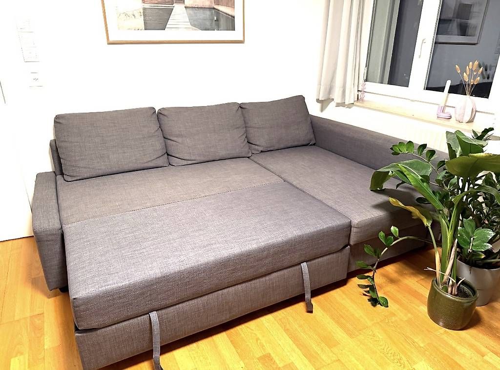 Divani: FRIHETEN Eckbettsofa mit Bettkasten – Usato da Zürich venduto da Radio.200k 1