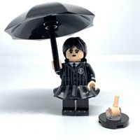 Wednesday Addams minifigure mit Thing Kein Lego