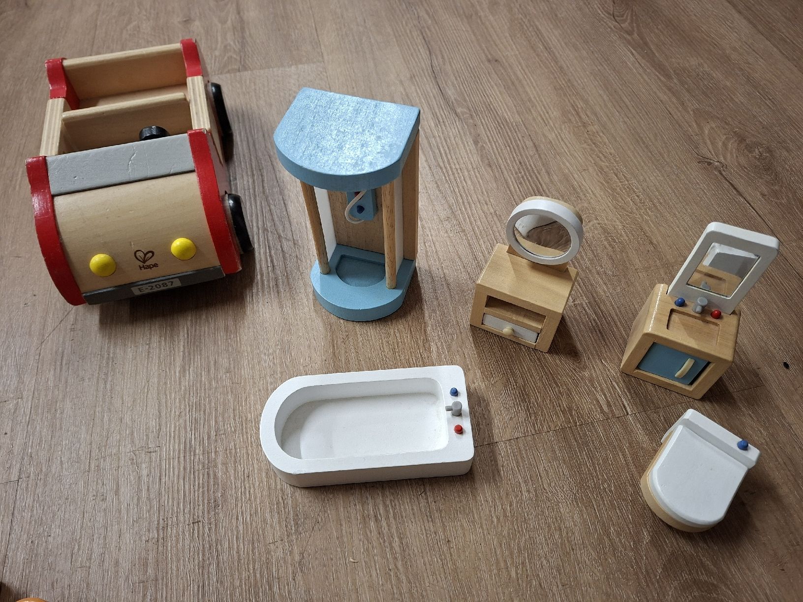 Hape Case e mobili per bambole: Puppenhaus Hape – Usato da Obfelden venduto da xcorinax 8