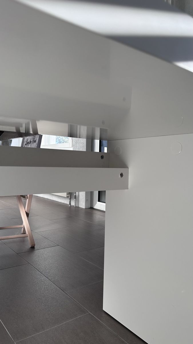 Scrivanie: Schreibtisch MALM Ikea – Usato da Seengen venduto da nad_cn92 2