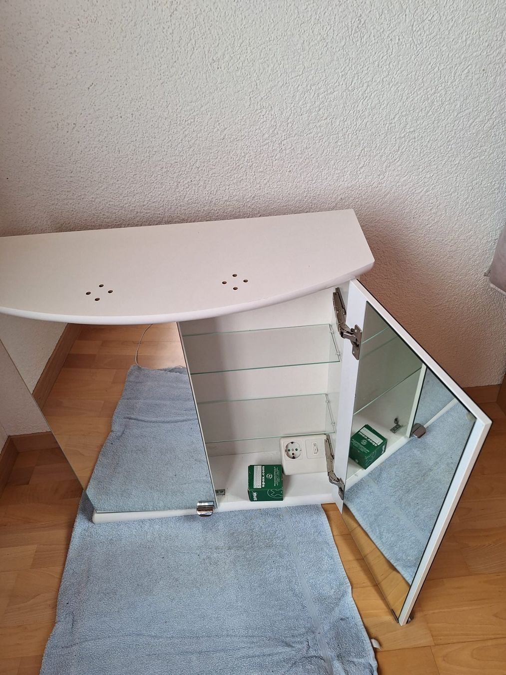 Armadietti a specchio: Spiegelschrank – Usato da Kreuzlingen venduto da pas_9vzh 1