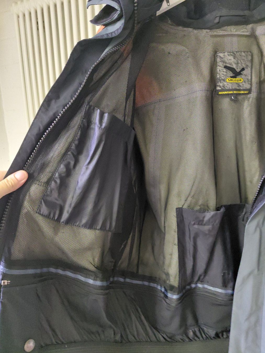 Salewa Giacche: Windjacke Grösse L – Usato da Dietikon venduto da Chadascha 3