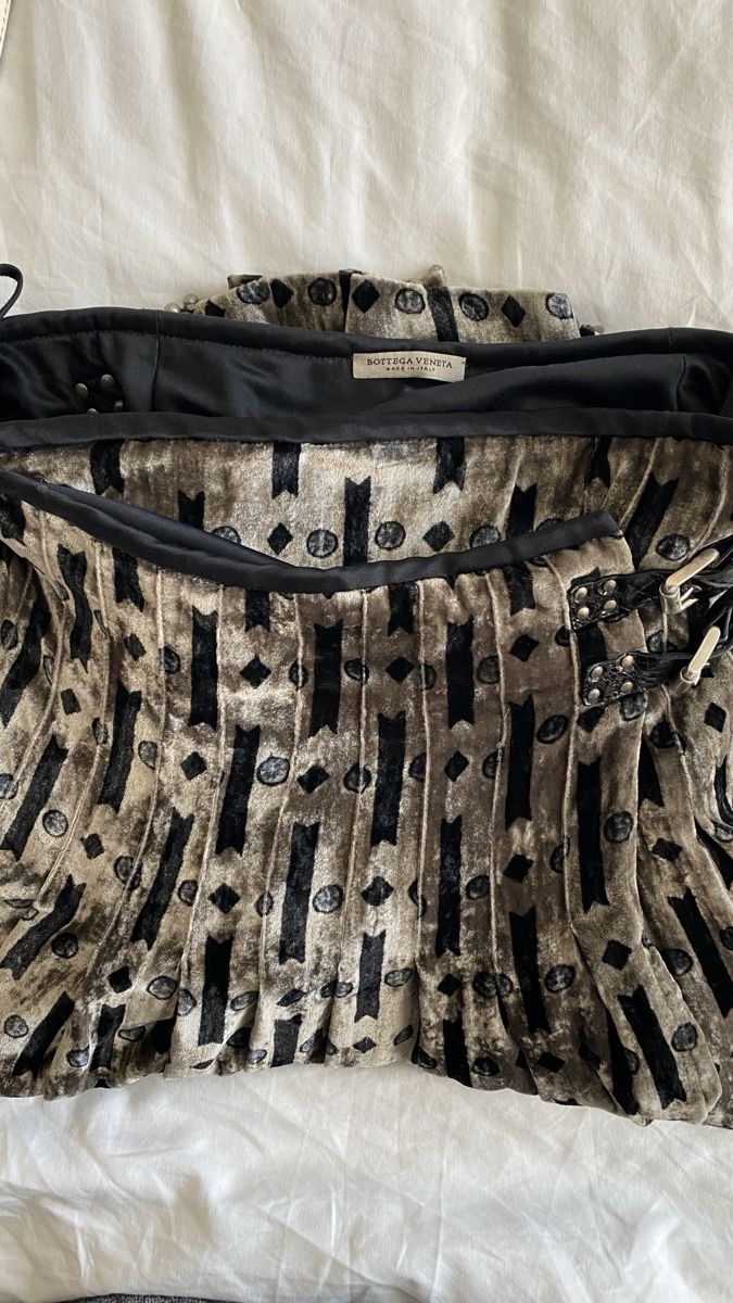 Bottega Veneta Gonne: Bottega Veneta Samtrock - Gr. 38 – Nuovo (secondo la descrizione) da Niederglatt ZH venduto da neunzehn82 2