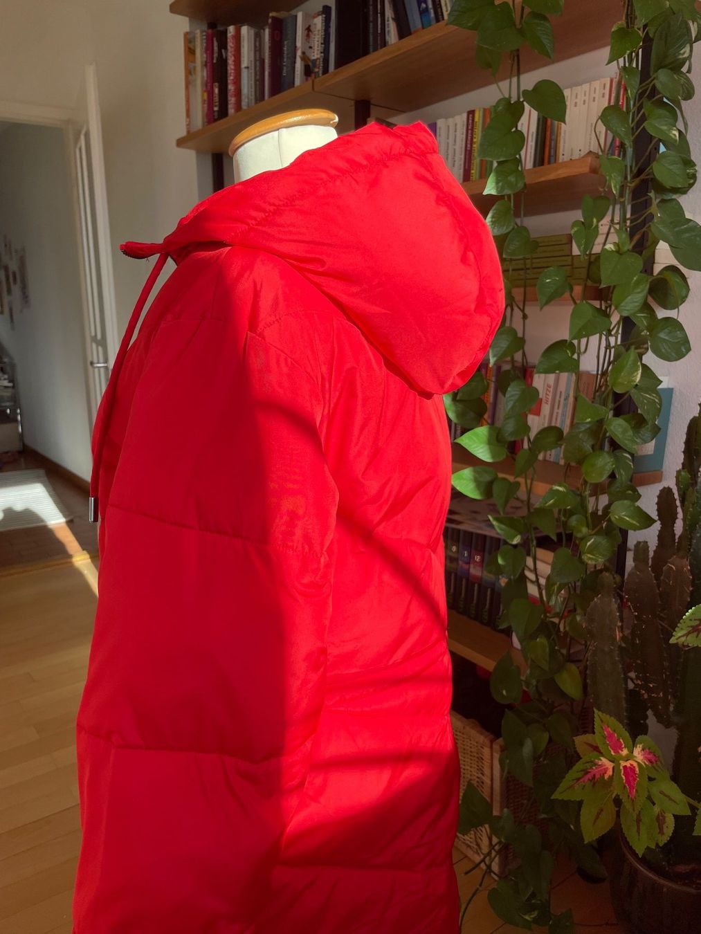 Manteaux: Roter Puffer Coat von Hush | wie neu – D'occasion à Zürich par Honeyboo 4