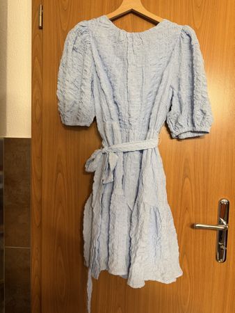 Kleid blau Kräuseloptik Grösse M guter Zustand