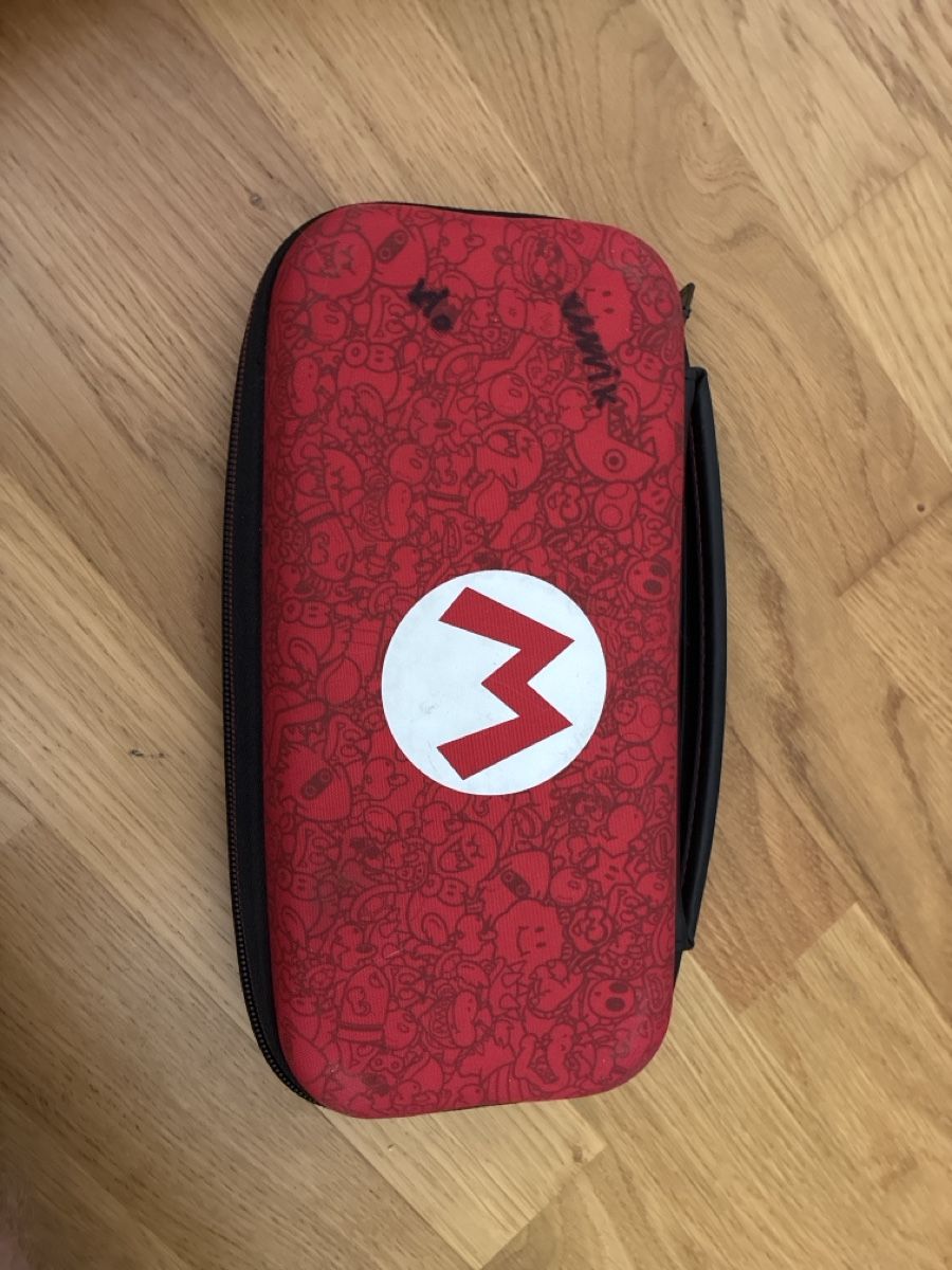Nintendo Console: Nintendo Switch mit Zubehör – Usato da Zürich venduto da banane70 5
