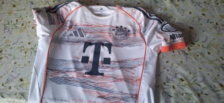 Bayern München Trikot 