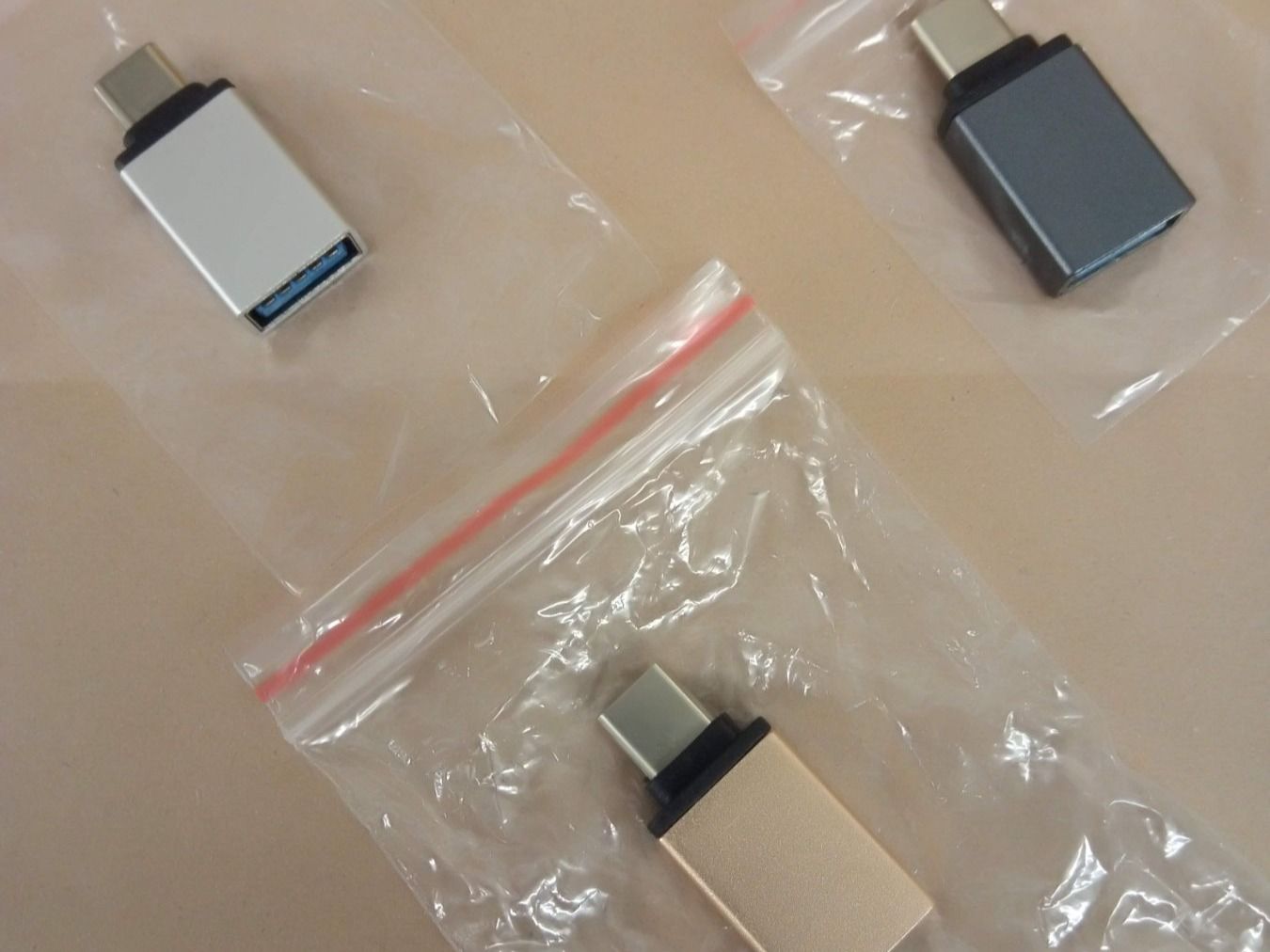 Laufwerke & Adapter: USB Type C zu USB Adapterstecker , Type-C – Neu und originalverpackt aus Ermatingen von rik4rdo