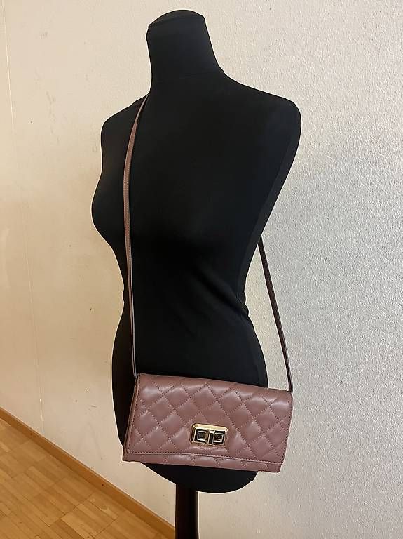 Taschen für Damen: Michael Kors Clutch – Gebraucht aus Zürich von Luca-g79