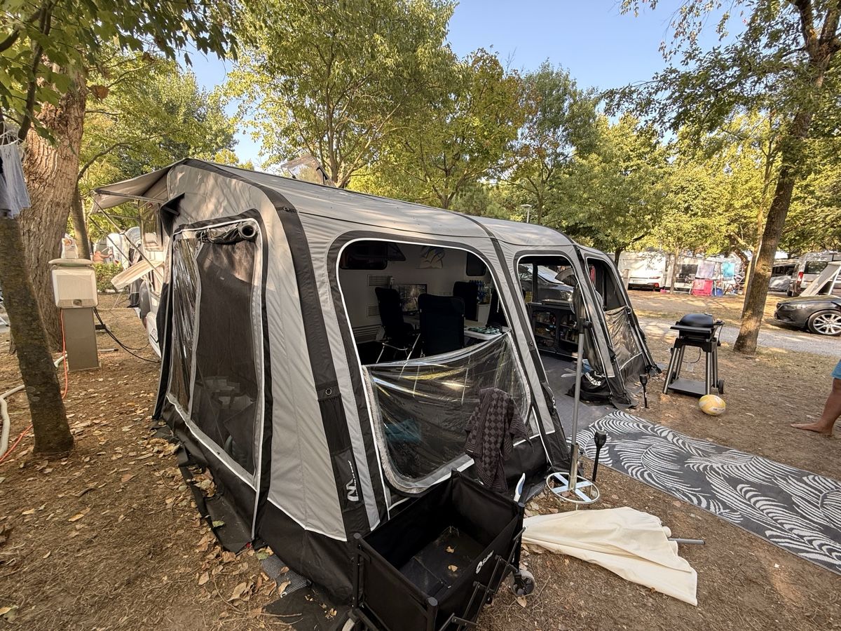 Knaus Véhicules de camping: Wohnwagen Knaus Südwind 550 TKM – D'occasion à Seewen SO par zah_mv5b 6