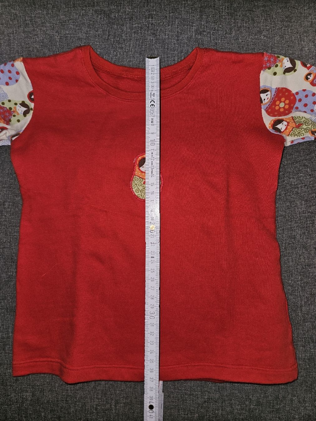 Camicie, T-shirt & Polo: Rotes Mädchen Langarmshirt, Matrjoschka-Muster – Usato da Wettingen venduto da Sk8ertomda 1