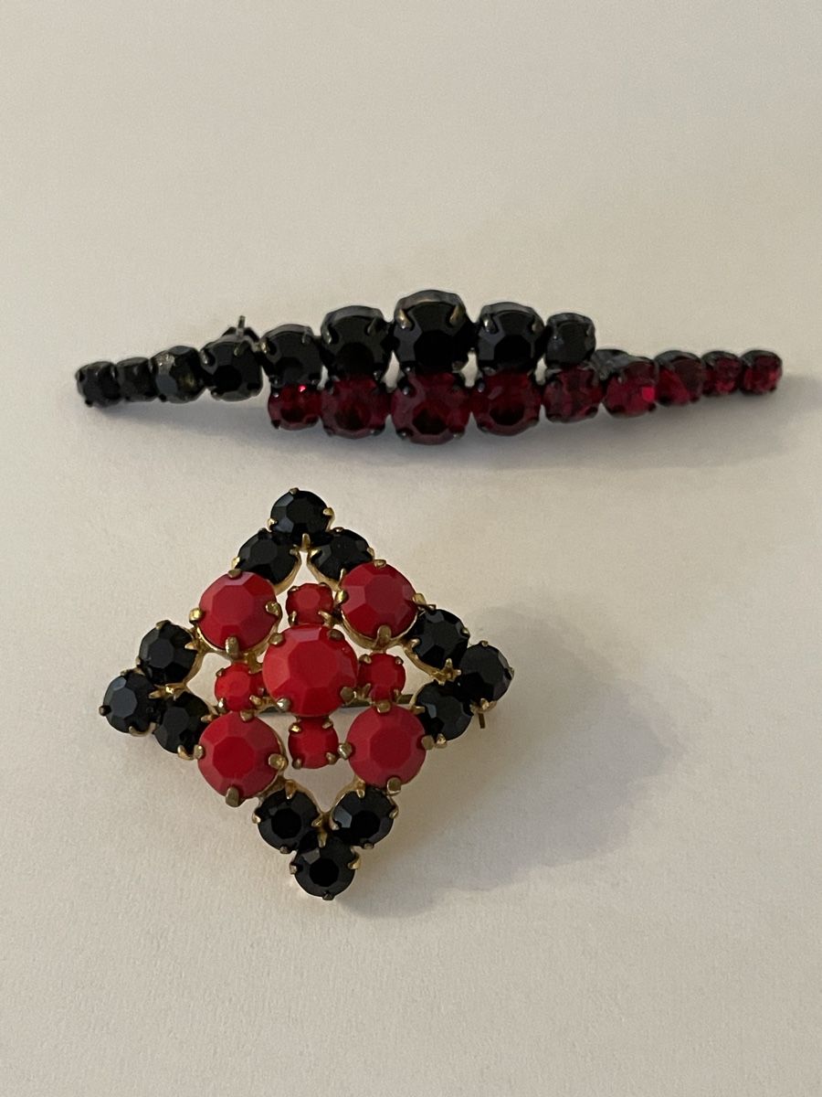 Spille & Fermagli: 2 Vintage Broschen, Strass Steine. – Usato da Winterthur venduto da tat_ky5h 1