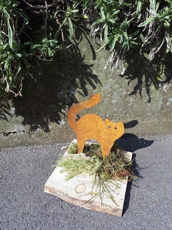Statuette: Rostblech Katze mit Buckel – Nuovo (secondo la descrizione) da Lohn SH venduto da Zwierbel 1