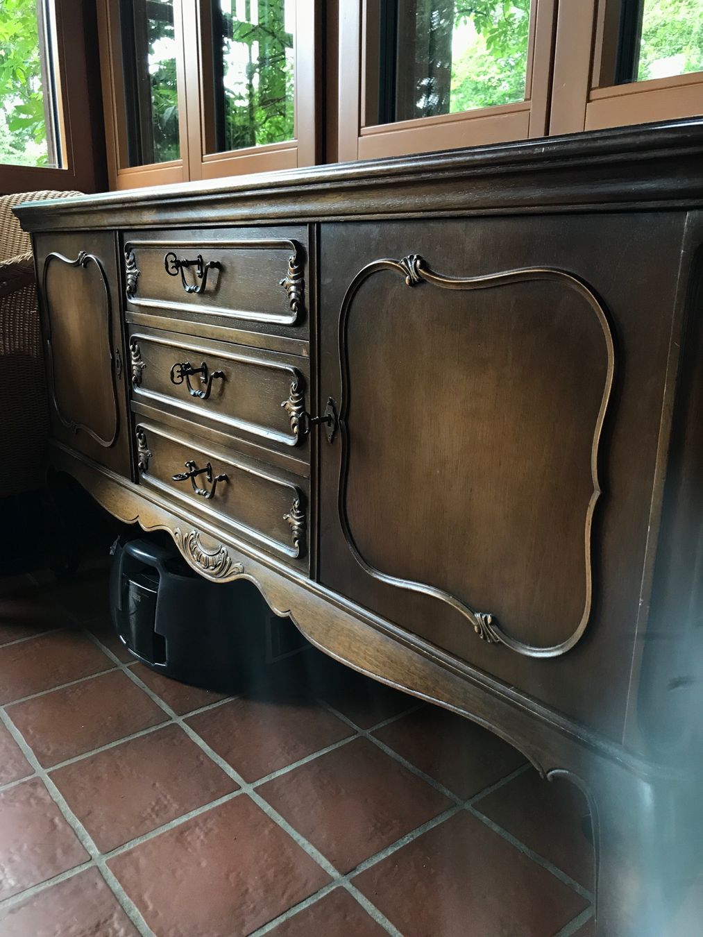 Cassettiere: Chippendale Kommode vintage antik – Usato da Rumisberg venduto da Jessica.97. 2