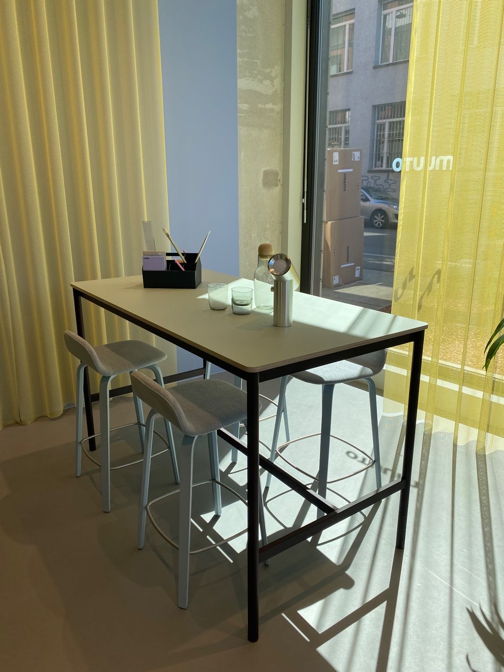 Muuto Tavoli: Muuto - Base High Table – Usato da Zürich venduto da NordicSale 1