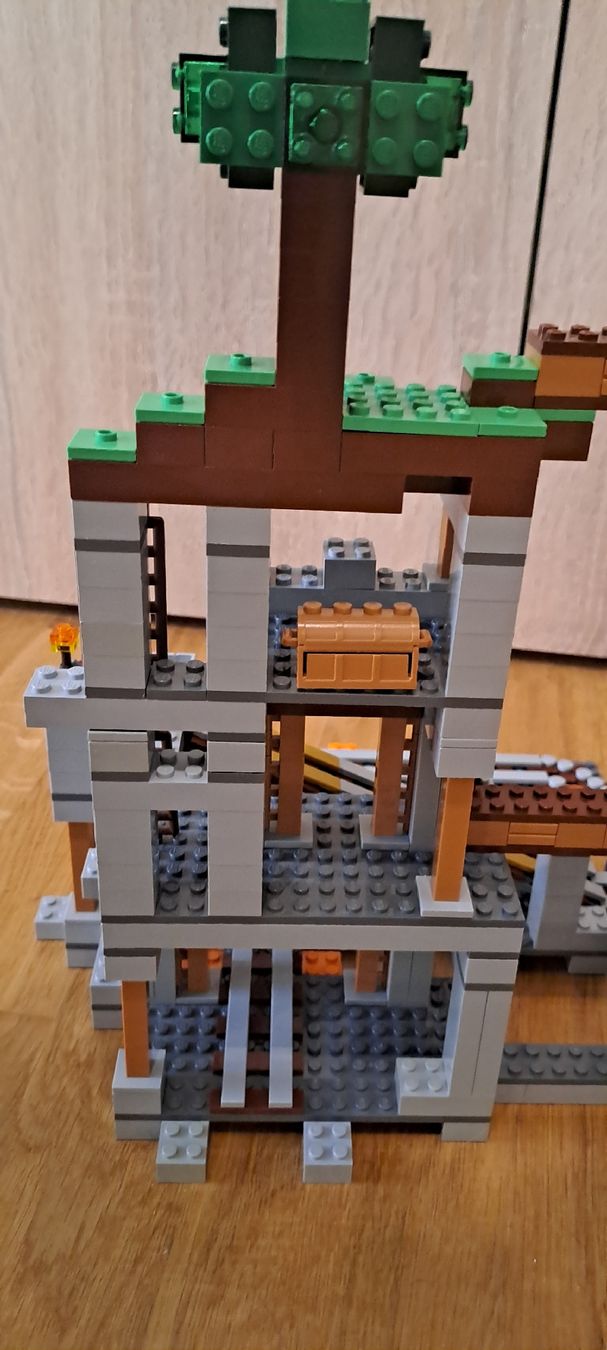 Lego Baukästen: Lego 21118 - Minecraft Mine – Gebraucht aus Winterthur von  3