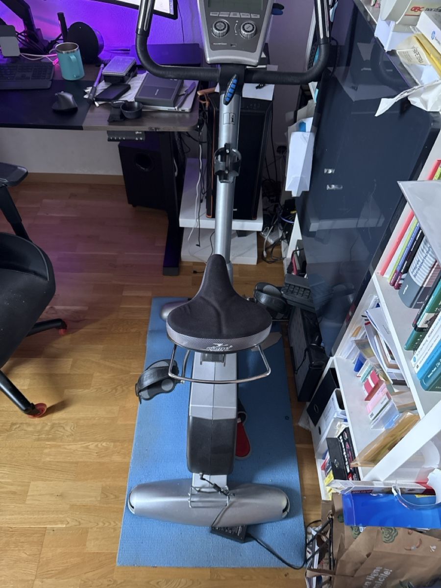 Vélos d'appartement: Heimtrainer Ergometer Zero E silber gebrauchter Zustand – D'occasion à Winterthur par holy25