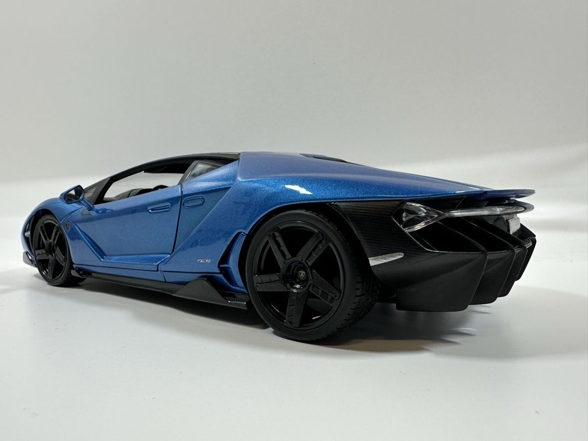 Maisto Modellautos: Lamborghini Centenario 1:18, blau-schwarz, MAISTO – Gebraucht aus Zofingen von rf9_x2xt 3