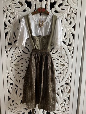 Dirndl / Trachtenkleid (ev. für Jagd), Gr. 44