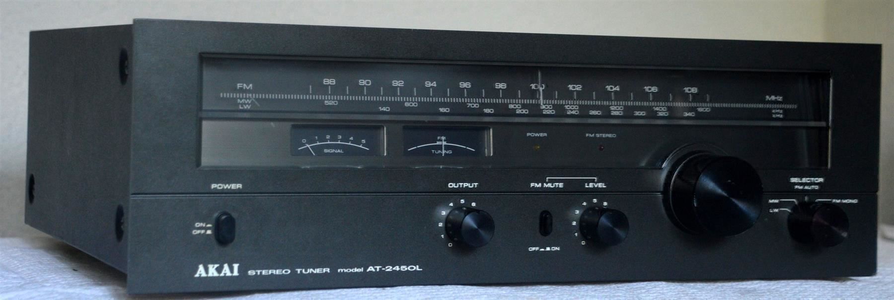 Tuner Radio Stéréo Vintage Akai AT-2450L - Occasion