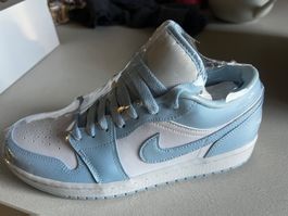 AIR JORDAN 1 UNIVERSITY BLUE