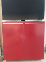Stilvolles Highboard mit Kabeldurchfüh