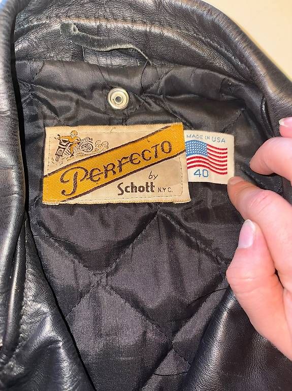 Vestes: 13 Perfecto Schott NYC  – D'occasion à Biel/Bienne par loudmuffles 3