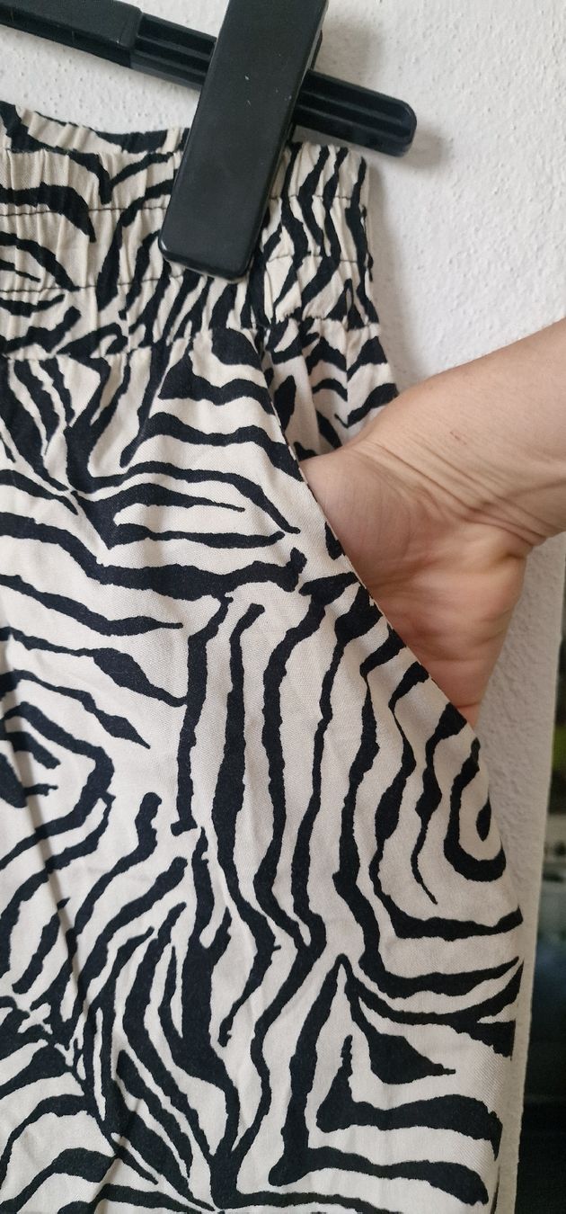 Hosen: Hosen Chicoree Zebra Muster Grösse M Damen neu – Gebraucht aus Romanshorn von REALJessiB 3