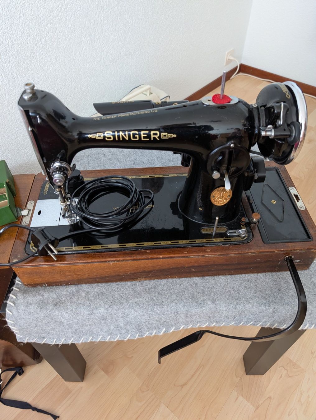 Singer Nähmaschinen: Singer machine à coudre ancienne – Defekt aus Lutry von formycket