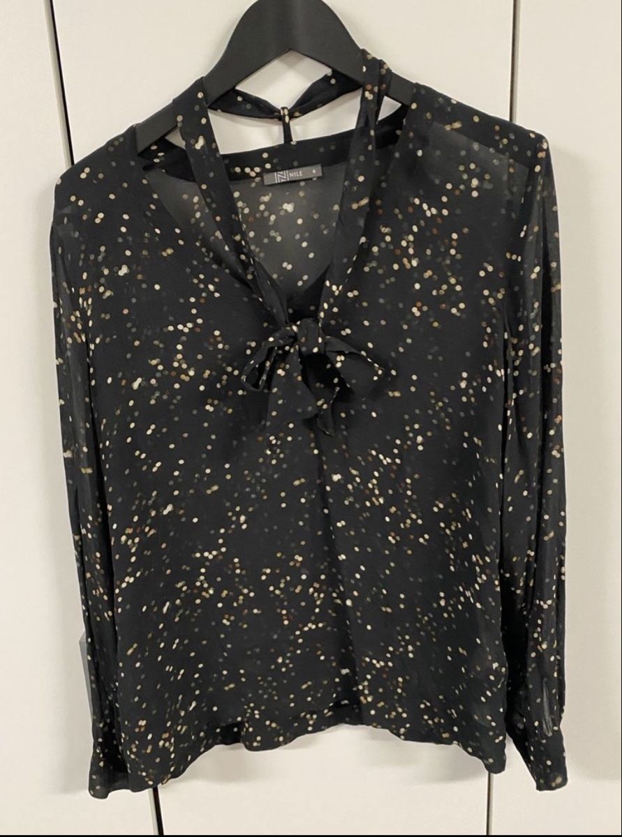 Nile Blusen: Nile Bluse / schwarz mit versch. Punkten Gr. M – Neu (gemäss Beschreibung) aus Morschach von jeanhenrifabre