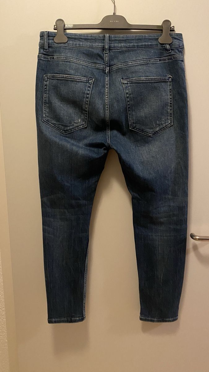 Zara Jeans: Zara Jeans mit Löchern, Grösse 44 – Usato da Erlinsbach SO venduto da Nina040 4
