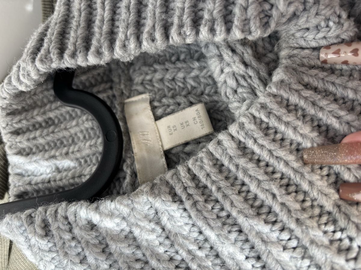 H&M Pullover & Sweatshirts: Pullover grau – Gebraucht aus Arbon von and_z2hx 2