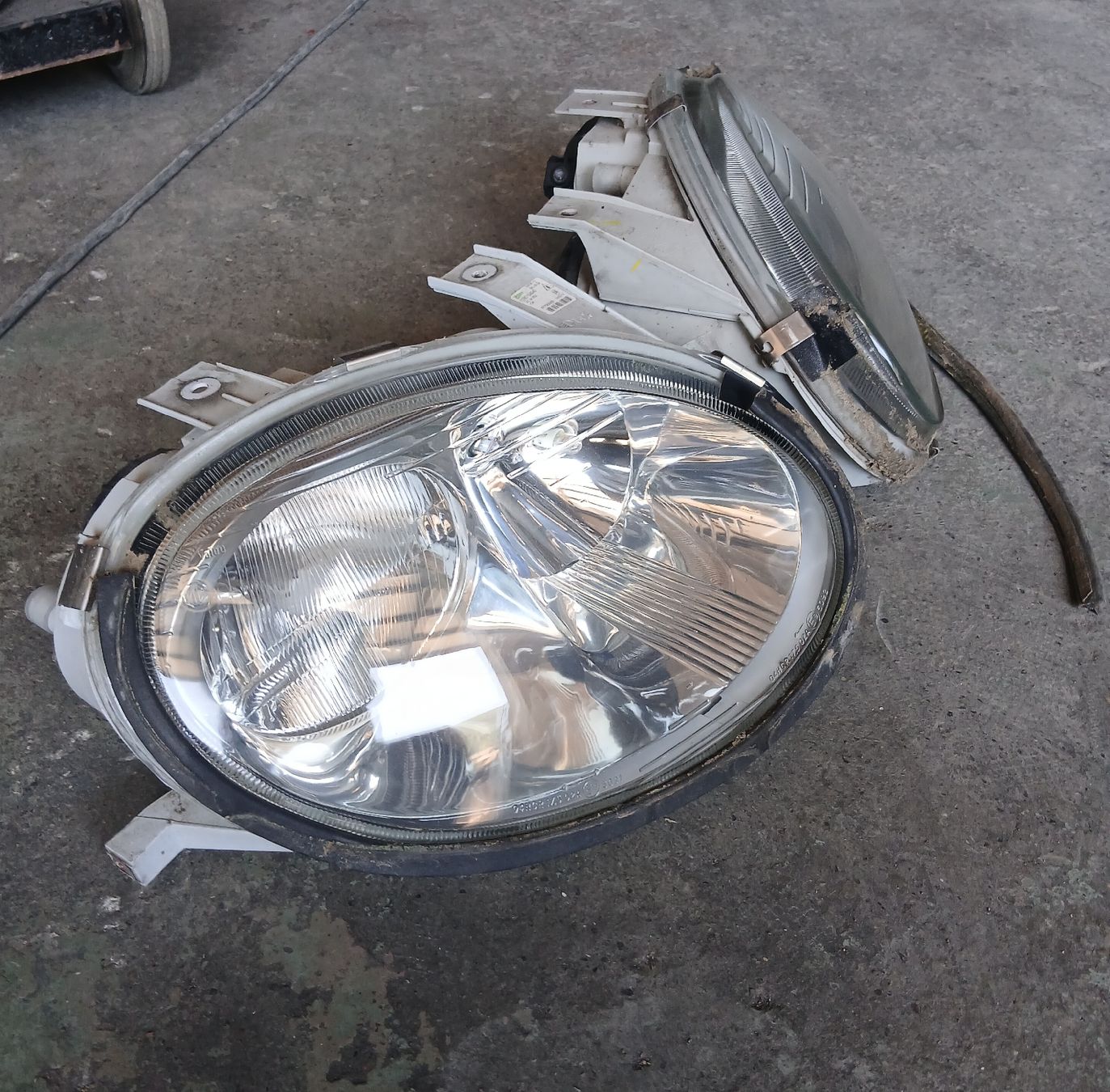 MG Fari: Phares MG MGF – Usato da la heutte venduto da Auto-stock 1