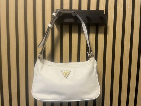 Guess Handtasche weiss Schultertasche guter Zustand