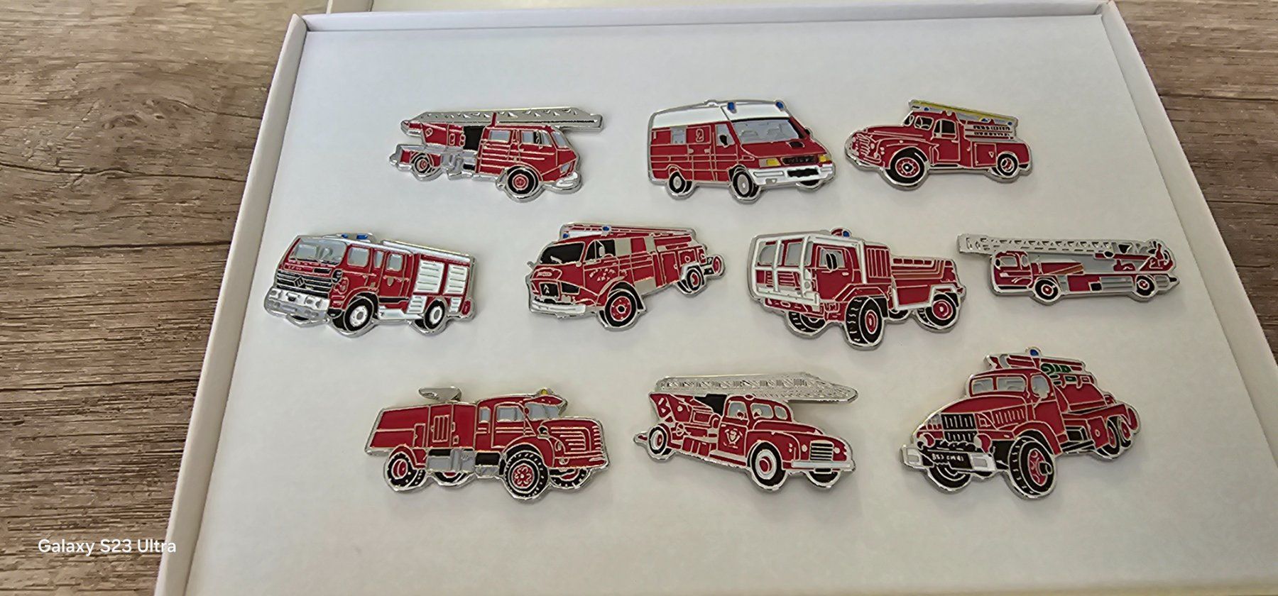 Placchette & Badge: 10er Set Feuerwehr Pins – Usato da Wädenswil venduto da allesmussraus01