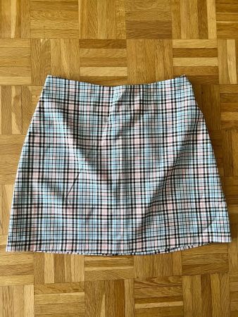 Monki kurzer Rock / Jupe in pastel kariert / Größe 38