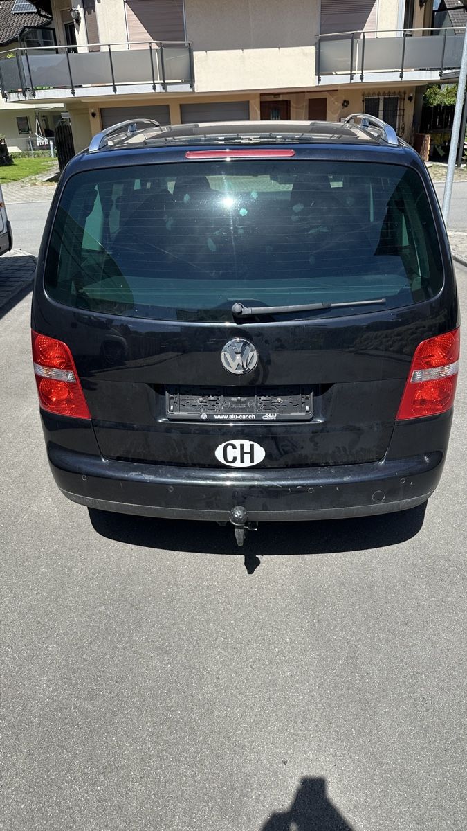 VW Automobili: VW Touran 2.0TDI  – Usato da Ennetbürgen venduto da mausyf123 2