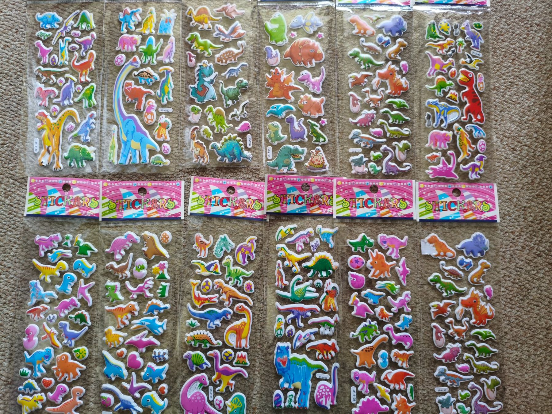 Sticker: 6x Bogen, Viele 3D Dinosaurier oder Pokémon Sticker – Nuovo e nell'imballaggio originale da Vogelsang AG venduto da miinlade 2