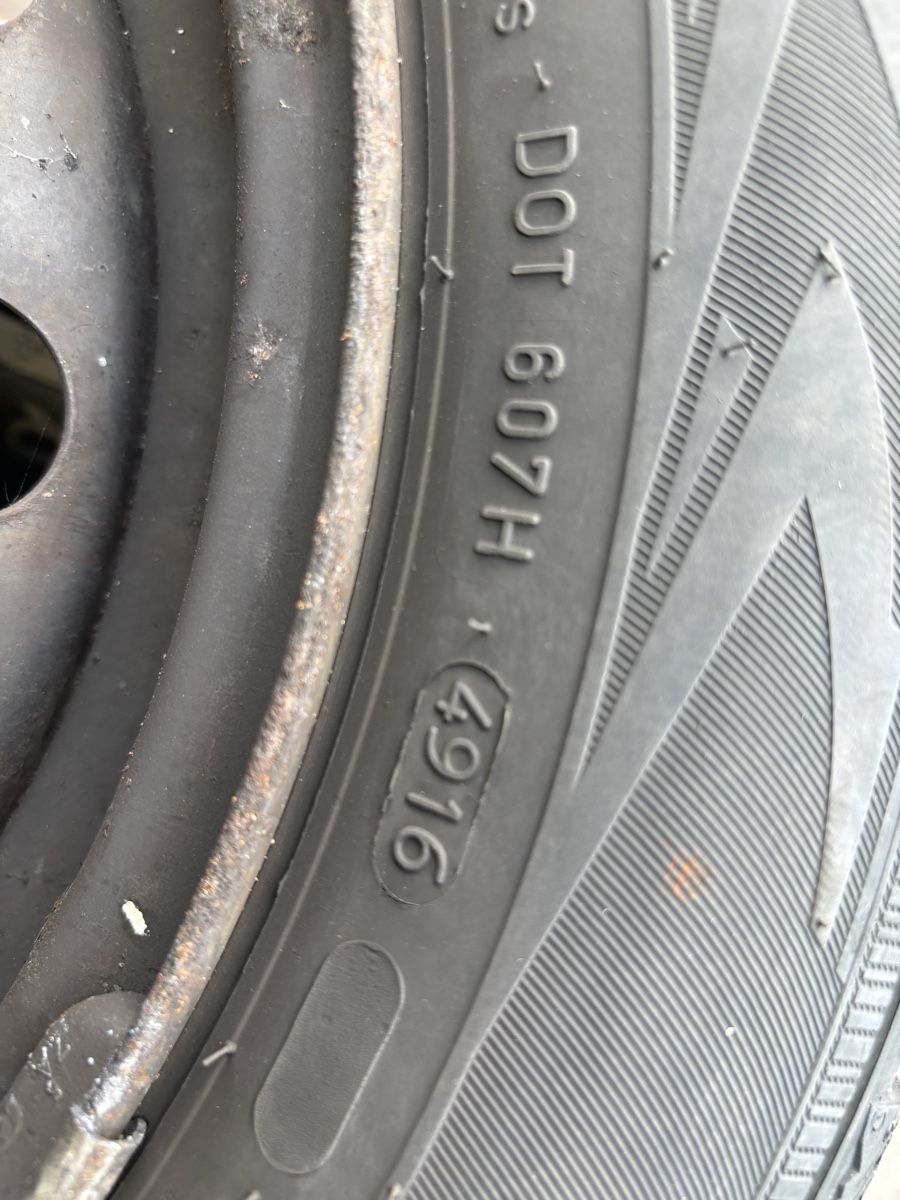 Pneumatici & Ruote complete: Winterpneus 175/65R14 Nokian – Usato da Engelburg venduto da tdi_6bpl 5